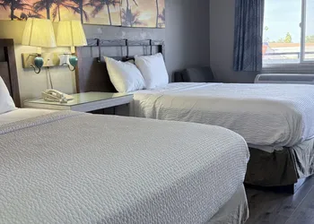 Days Inn by Wyndham Ontario Airport hotel thumbnail 3