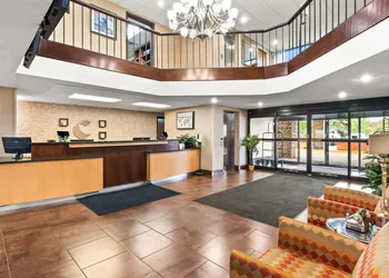 Comfort Inn Metro Airport hotel thumbnail 4