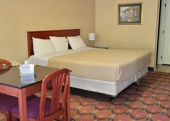 Atrium Inn hotel thumbnail 5