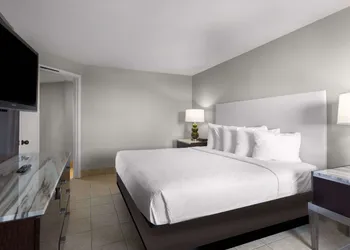hotel BLUE hotel thumbnail 8