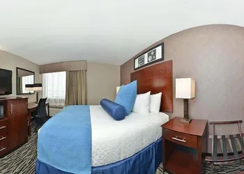 Wyndham Garden Elk Grove Village/O'Hare hotel thumbnail 2