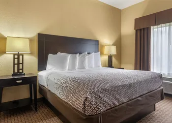 Best Western Bastrop Pines Inn hotel thumbnail 4