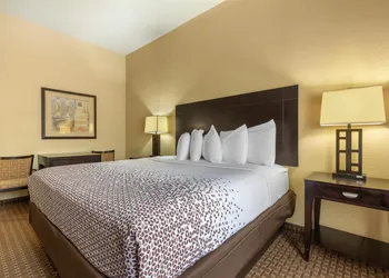 Best Western Bastrop Pines Inn hotel thumbnail 8