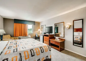 Orangewood Inn & Suites Midtown hotel thumbnail 7