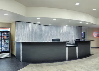 Best Western Premier Crown Chase Inn & Suites hotel thumbnail 3