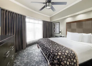 Best Western Premier Crown Chase Inn & Suites hotel thumbnail 6