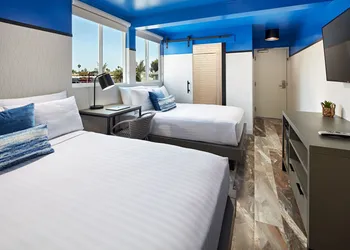 Pacific View Inn hotel thumbnail 4