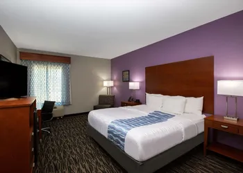 La Quinta Inn & Suites by Wyndham Tupelo hotel thumbnail 5
