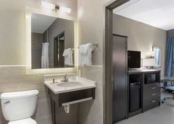 Best Western Plus Bowling Green hotel thumbnail 7