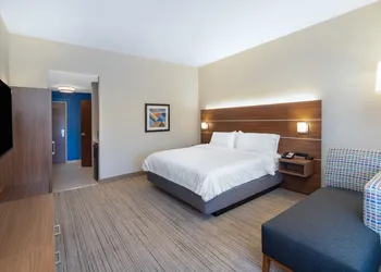 Holiday Inn Express Hotel & Suites Talladega by IHG hotel thumbnail 7