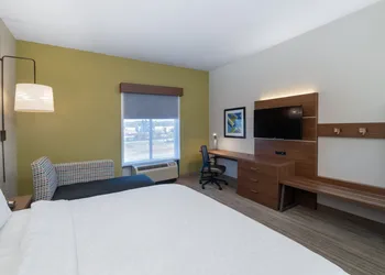 Holiday Inn Express Hotel & Suites Talladega by IHG hotel thumbnail 8