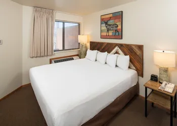 Timber Ridge Lodge and Waterpark hotel thumbnail 8