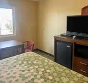 Econo Lodge Inn & Suites Corning Travel Center hotel detail image 4