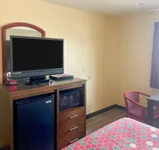 Econo Lodge Inn & Suites Corning Travel Center hotel detail image 5