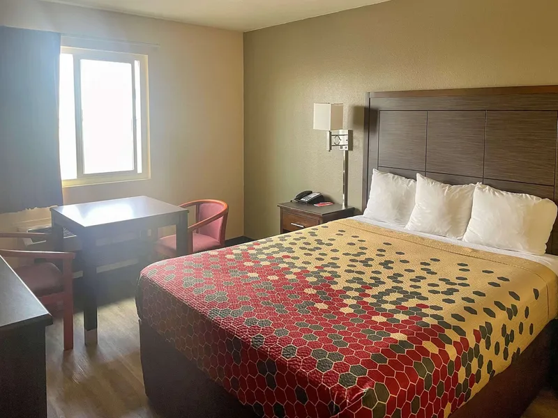 Econo Lodge Inn & Suites Corning Travel Center hotel detail image 6