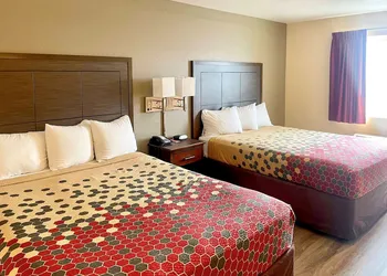 Econo Lodge Inn & Suites Corning Travel Center hotel thumbnail 7
