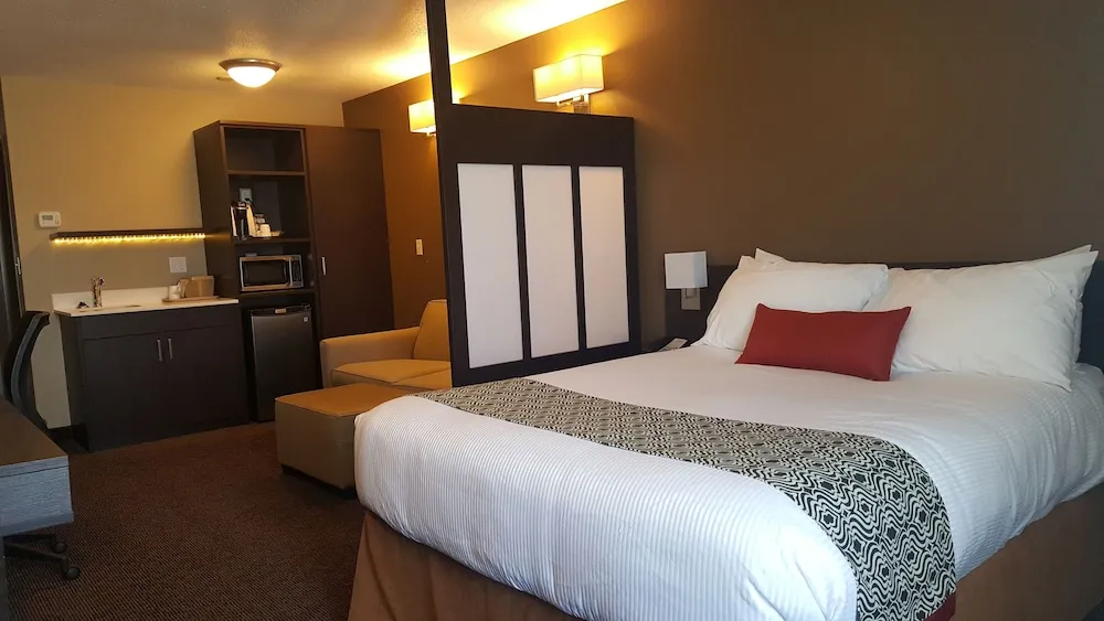 Microtel Inn & Suites By Wyndham Whitecourt hotel detail image 6