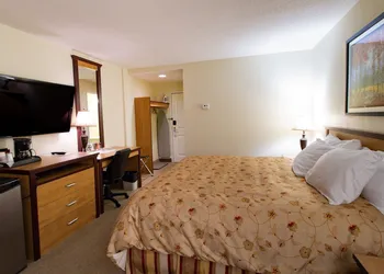 Park West Inn hotel thumbnail 3