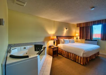 Park West Inn hotel thumbnail 4