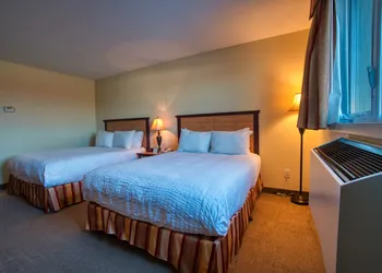 Park West Inn hotel thumbnail 7