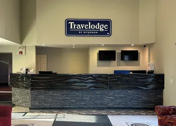 Travelodge by Wyndham Valleyview AB hotel thumbnail 2