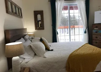 auberge maison gagne hotel thumbnail 4