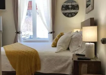auberge maison gagne hotel thumbnail 6