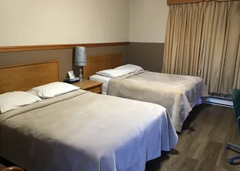 Kingsway Inn Motel hotel thumbnail 4