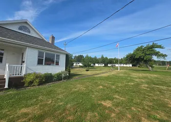 MacNeil's Motel hotel thumbnail 2