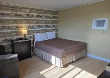 MacNeil's Motel hotel thumbnail 4