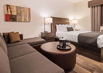 Best Western Plus Airport Inn & Suites hotel thumbnail 5