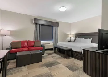 Best Western Plus Airport Inn & Suites hotel thumbnail 7