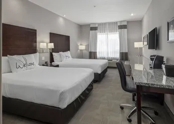 Home Inn and Suites Regina Airport hotel thumbnail 6