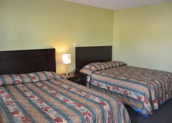 Coachman Inn hotel thumbnail 4