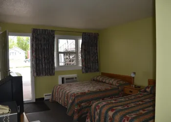 Coachman Inn hotel thumbnail 6