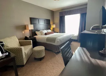 Best Western Plus Okotoks Inn & Suites hotel thumbnail 6
