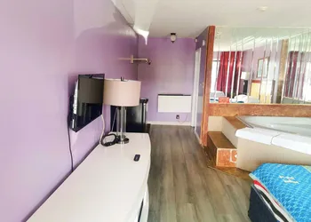 Falls Inn Near Casino Niagara By OYO hotel thumbnail 2