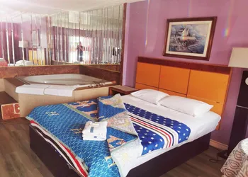 Falls Inn Near Casino Niagara By OYO hotel thumbnail 3