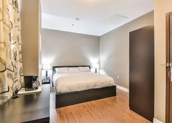 Nu Hotel Toronto hotel thumbnail 7