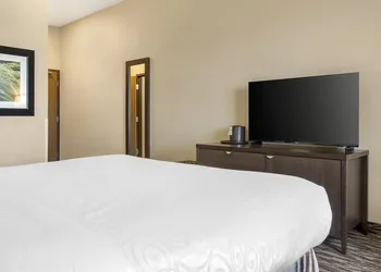 Best Western Plus Bridgewater Hotel & Convention Centre hotel thumbnail 6