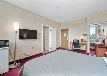 Royal Inn and Suites at Guelph hotel thumbnail 7