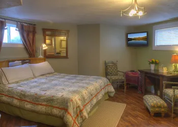 Heartwood Inn hotel thumbnail 2