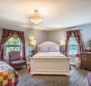 Heartwood Inn hotel detail image 4