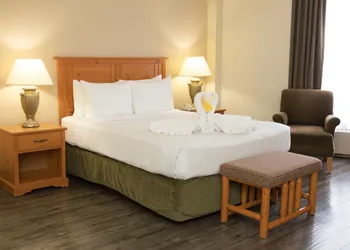 Continental Inn & Suites hotel thumbnail 7
