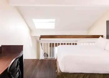 Rodd Royalty hotel thumbnail 8