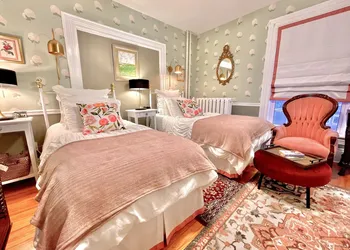 Charlotte's Rose Inn hotel thumbnail 7
