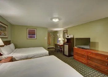 Colonial Motel hotel thumbnail 8