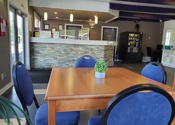 Alpine Inn hotel thumbnail 3
