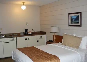 Armstrong Inn hotel thumbnail 5