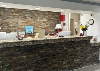 Country Inn & Suites by Radisson, Grand Rapids Airport, MI hotel thumbnail 3